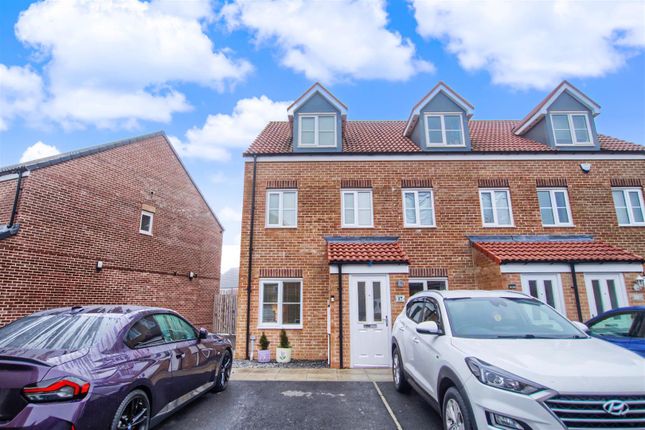 3-bed house on 17, Lindum Way, Stockton-On-Tees, £975/mo