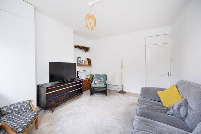 1-bed flat on Stothard House, Amiel Street, Whitechapel, £270,000