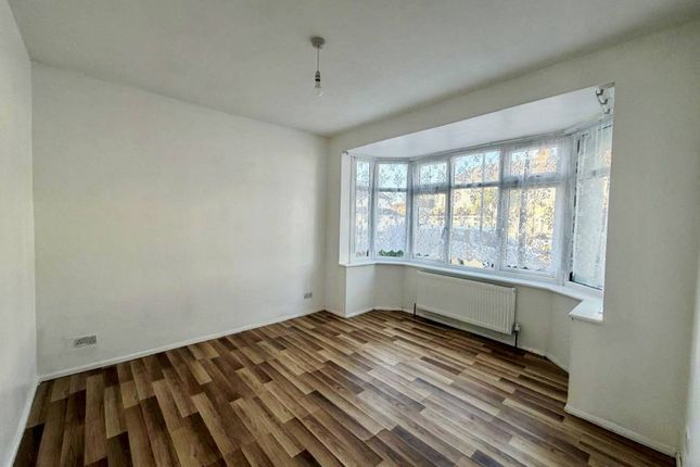 13, Pembroke road, Palmers Green photo 5