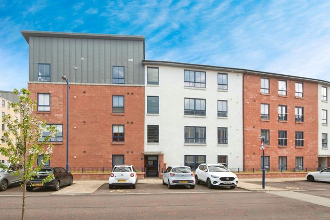 Thumbnail Flat for sale in Dalmeny Gate, Oatlands, Glasgow