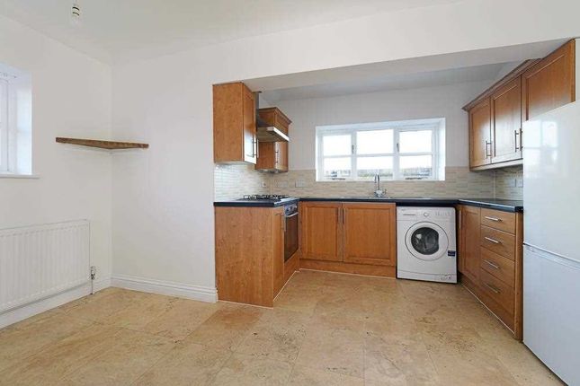 Bungalow to rent in Dargate Road, Yorkletts, Whitstable