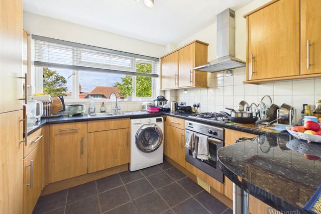 59, Marlborough Gardens, 24, Lovelace Road, Surbiton photo 2