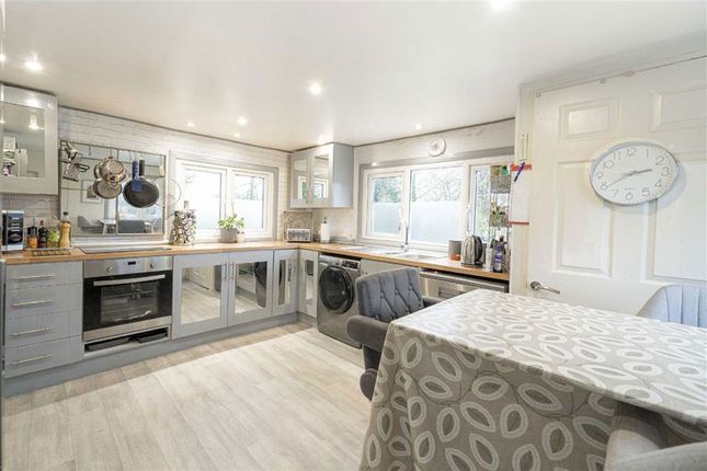 4 Ryepeck Meadow Moorings, Chertsey Road, Shepperton photo 4