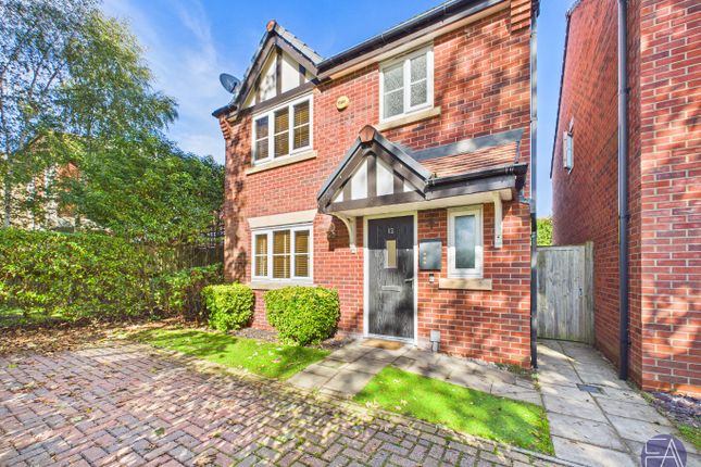 3-bed detached on Under Hill Close, Southport, £315,000