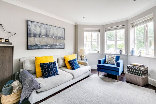 Flat for sale in Sycamore Mews, London