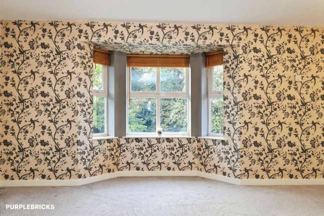 Crownoakes Drive, Stourbridge photo 4