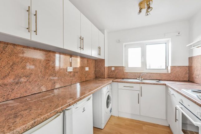 11, The Alders, Uxbridge photo 3