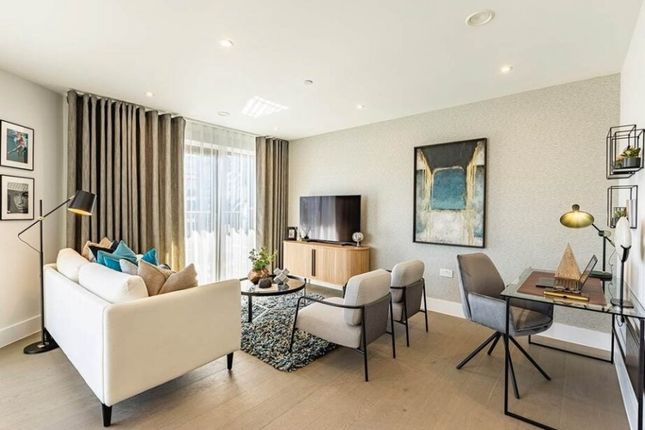 307 Hive House, Verdo, Kew Bridge, London photo 2