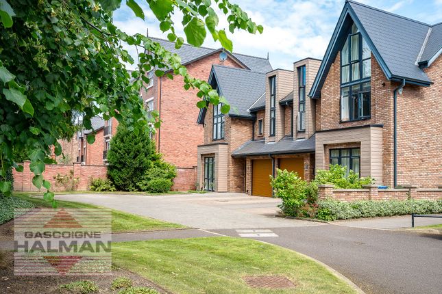 1 Park House Drive, Sale photo 3