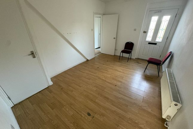 Eastfield Road, Slough photo 5