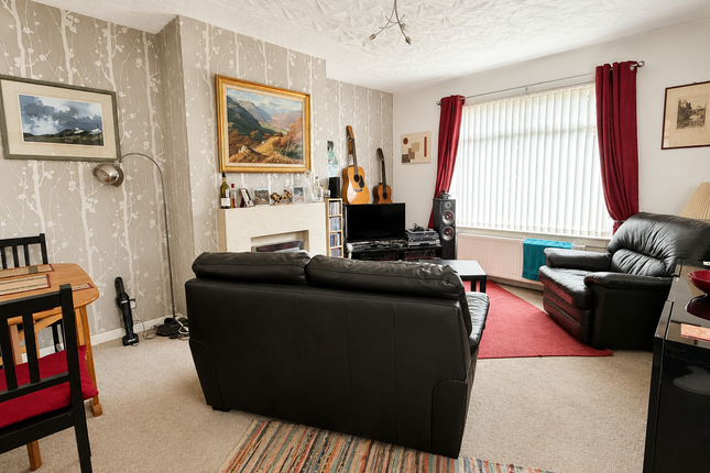 1, Bruce Drive, Stenhousemuir photo 2