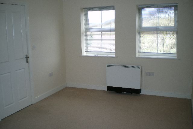 Flat 7c   7, Waters Walk Apperley Bridge Bradford photo 4
