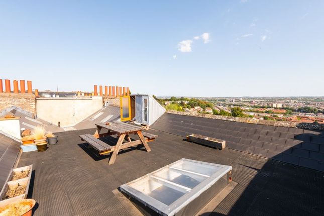 Top Floor Flat, Flat 4, 16-17, Royal York Crescent, Bristol photo 3