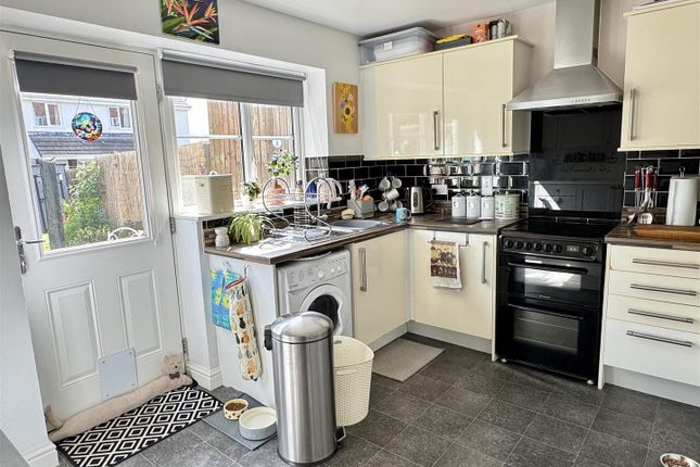 6, Moorstone Place, Penwithick photo 4