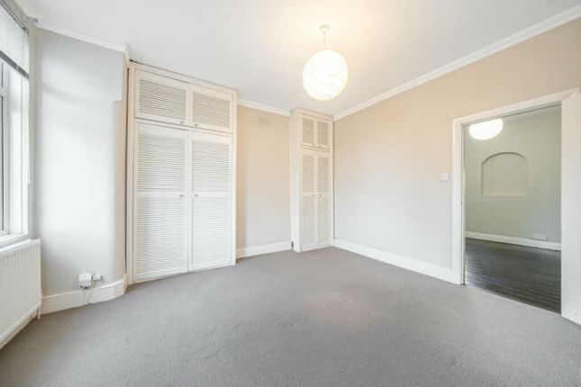 Flat for sale in North Worple Way, London
