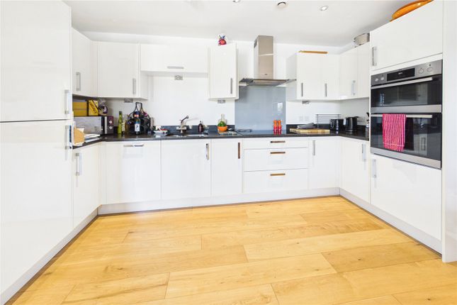 Flat 2, Lockinge House,, Kingman Way, Berkshire photo 4
