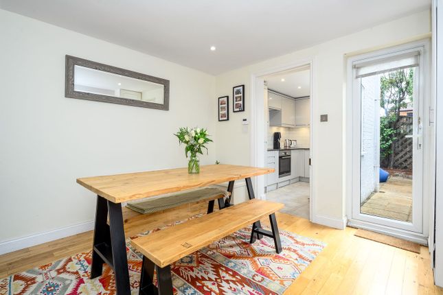 9, Primrose Road, Hersham Village photo 4