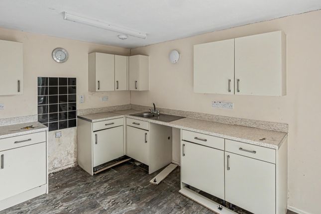 135 Lime Kiln, Royal Wooton Bassett photo 5