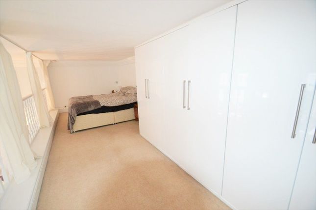 Flat to rent in Warrington Crescent, London