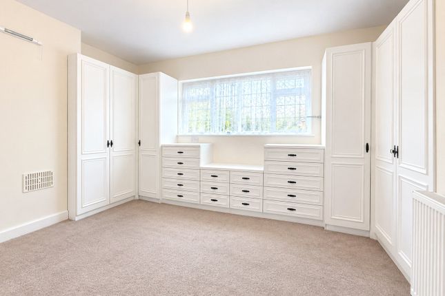 21, Lovelace Green, London photo 5