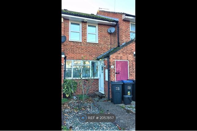 Terraced house to rent in Saracen Close, Croydon