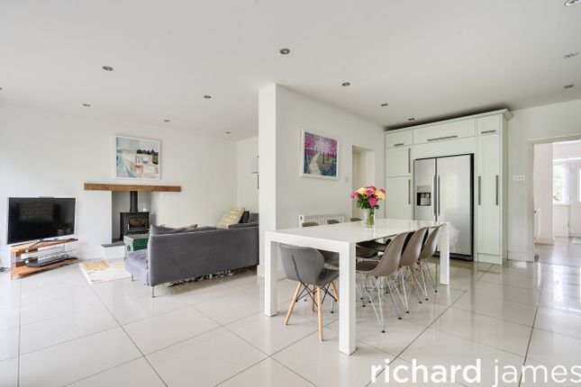 37, Greywethers Avenue, Swindon photo 3