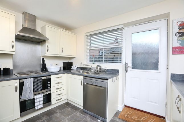 61, Crocus Drive, SITTINGBOURNE photo 4