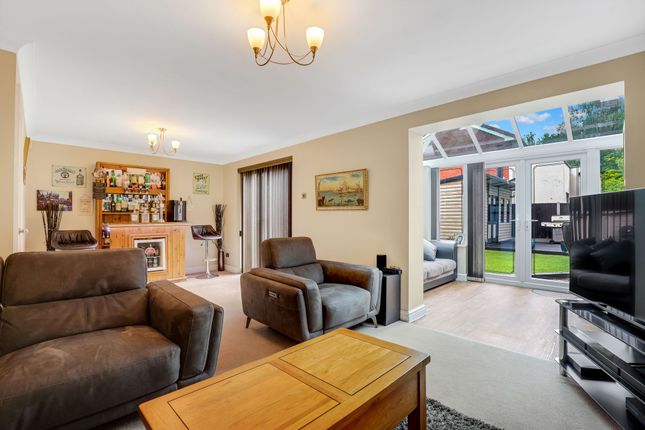 11 Hazel Way, Nottingham photo 4