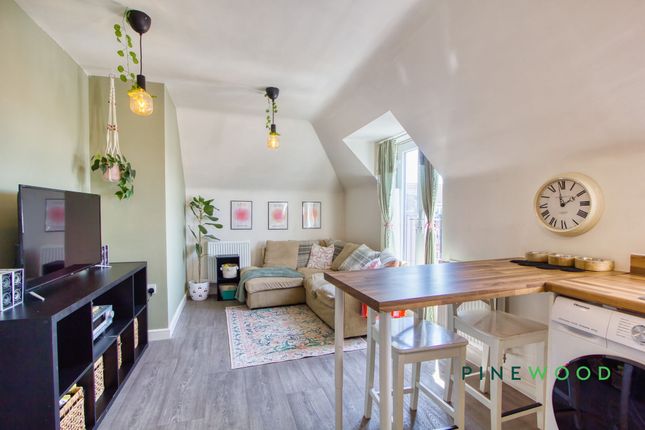 32 Vicarage Walk, Chesterfield photo 4