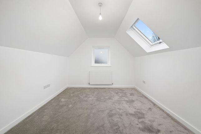1, Holly Close, Southport photo 3