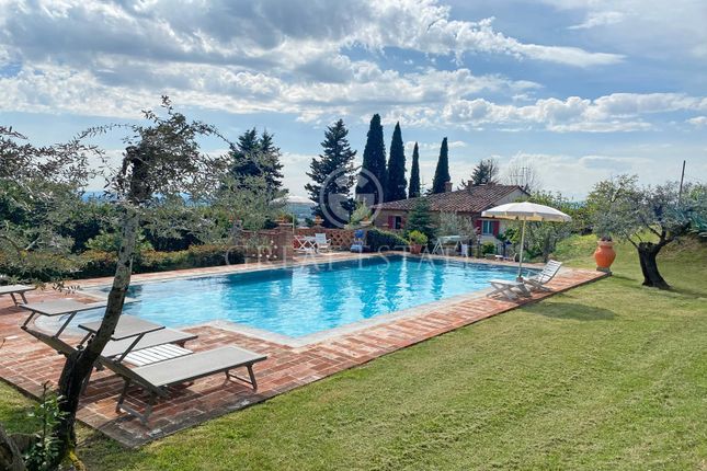 Thumbnail Villa for sale in Castiglion Fiorentino, Arezzo, Tuscany
