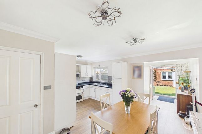 66 Lower Drayton Lane, Portsmouth photo 4