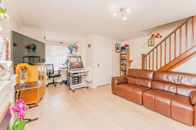 17, Abbots Close, Kettering photo 5