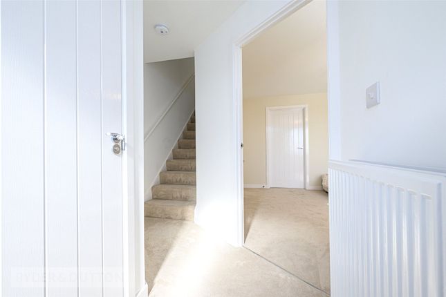 45, Cliffe Hill View, Huddersfield photo 2