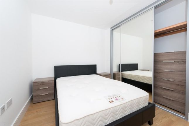 5, Ivy Point, Hannaford Walk, London photo 2