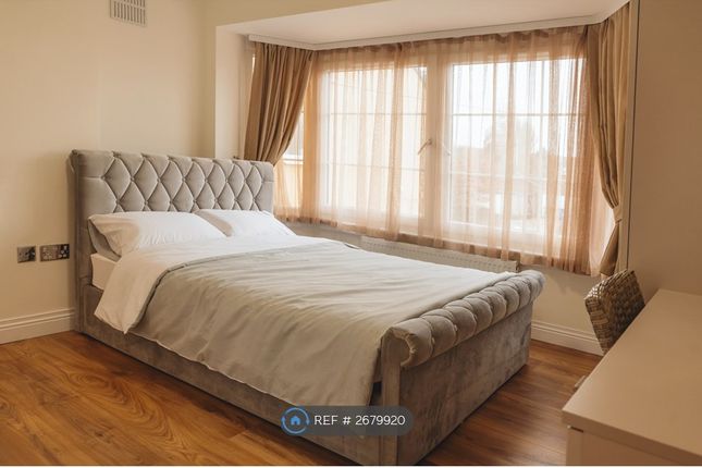 Room 3 Double ( Large Room)