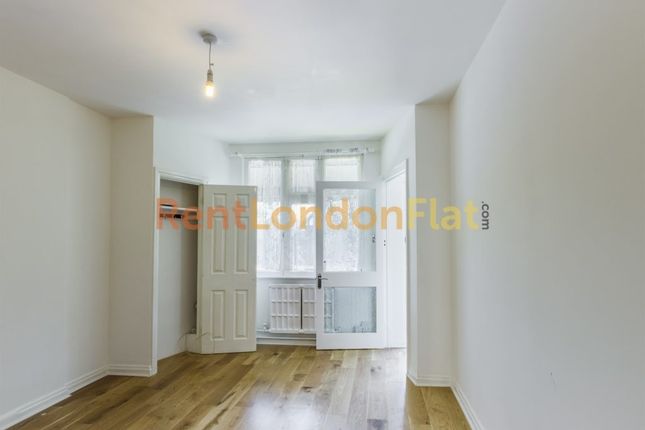 Tudor Close, Brixton Hills photo 3