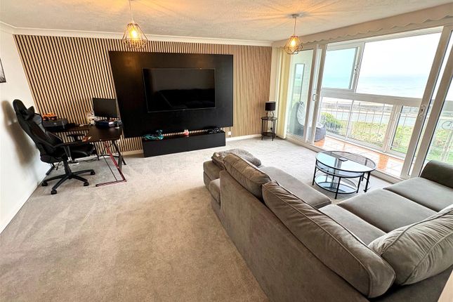 Flat 10, Downside Court, Rackham Road, Littlehampton photo 4