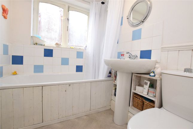 57, Wilfred Avenue, West Yorkshire photo 4