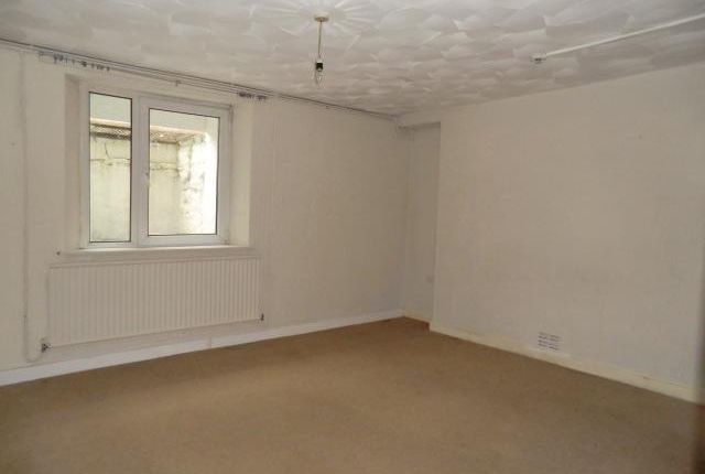 Flat 7, Kensington House, Pembroke Dock photo 4