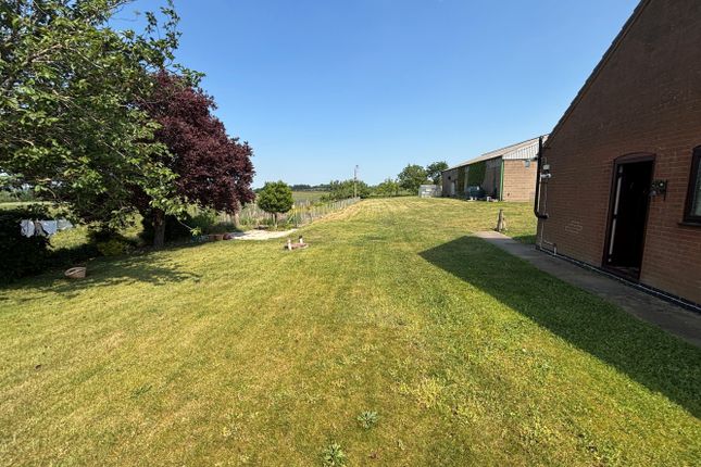 BROOM FARM, Broomfield Lane, DONCASTER photo 2