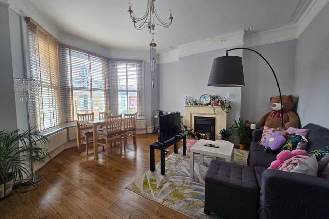Bedroom flats and apartments to rent in Harlesden Zoopla