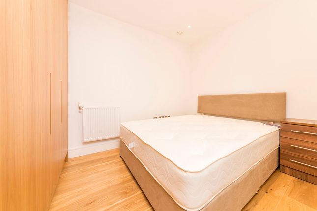 606 Sovereign Tower, 1, Emily Street, London photo 4