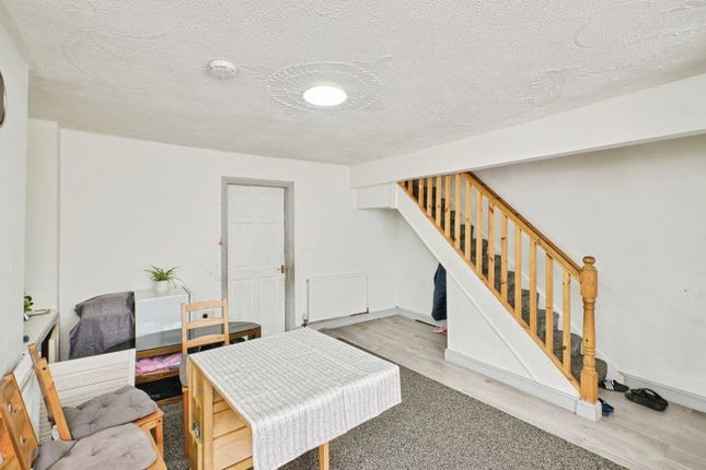8, Henshaw Grove, West Midlands photo 4