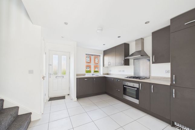 78 King Lane, Burton-On-Trent photo 3
