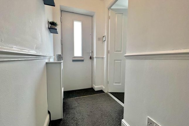 35, Alanby Drive, West Yorkshire photo 5