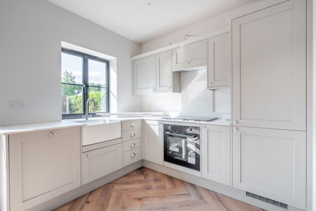 98, Kingsway, Surrey photo 3