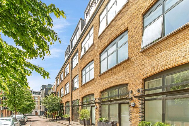 Thumbnail Flat to rent in Hardy Court, 2 Charles Street, London