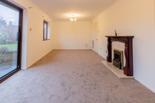 3 Sterling Close, Colchester photo 3