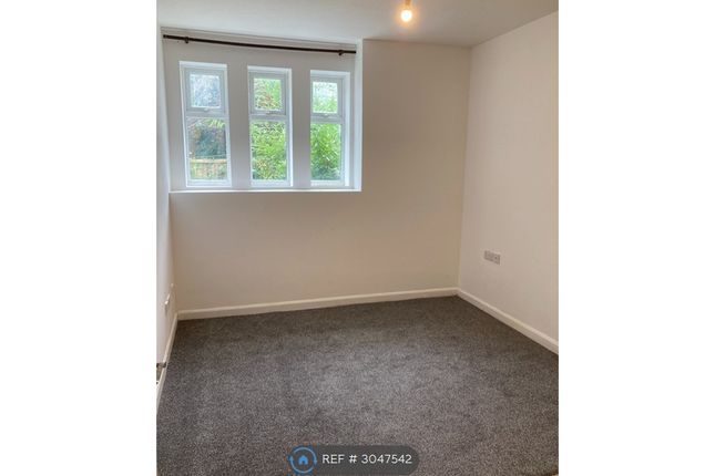 Flat, Ty Naba Down Street Clydach, Clydach, Swansea photo 5